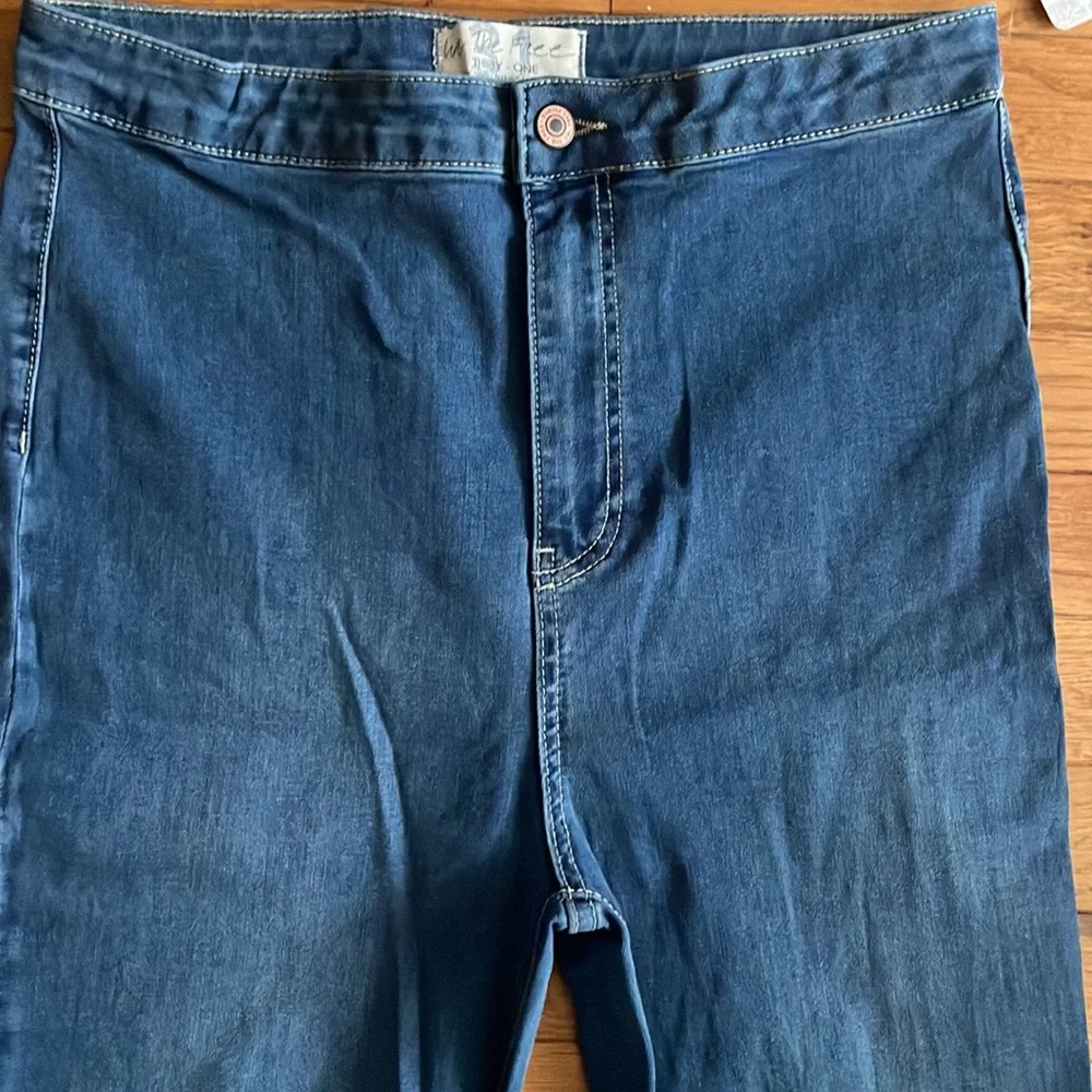 Free people Just float on flare blue jeans - Picture 2 of 3